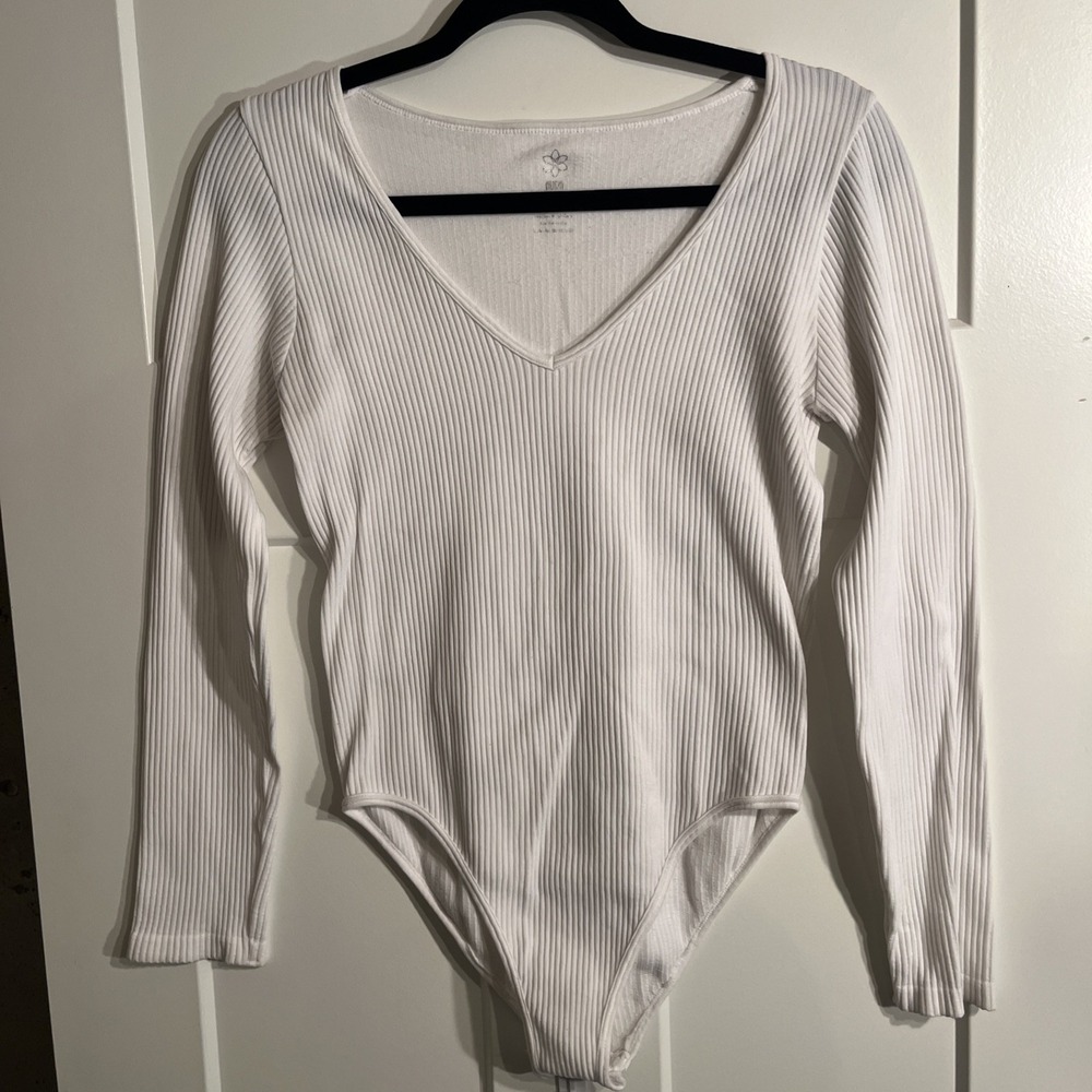 Aura Womens White Ribbed Long Sleeve V-Neck Bodysuit XL/XXL Snap Closure
